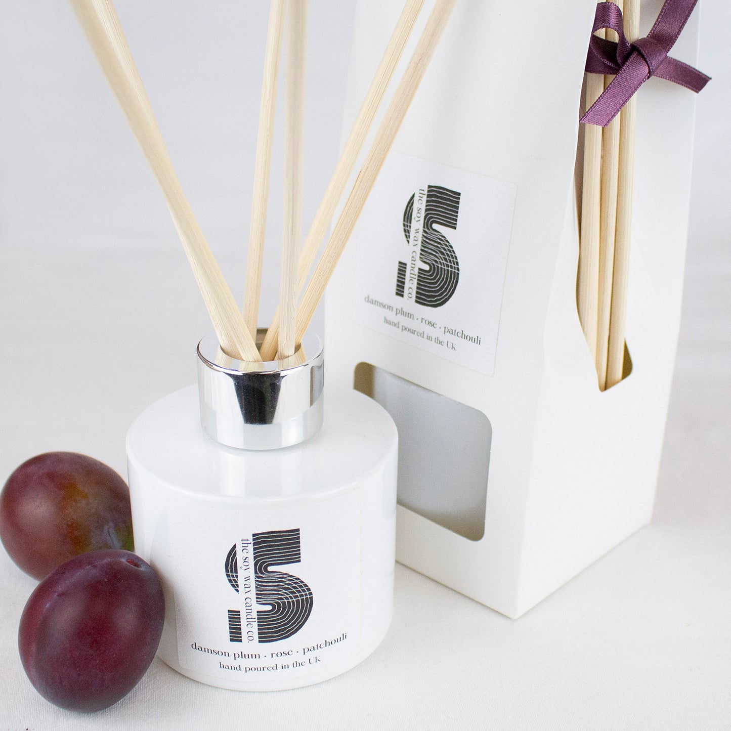 Damson Plum, Rose & Patchouli
Hand poured in the UK by The Soy Wax Candle Company, reed diffuser with natural rattan sticks, with damson plum, rose & patchouli fragrance, rich floral home fragrance reed diffuser gift