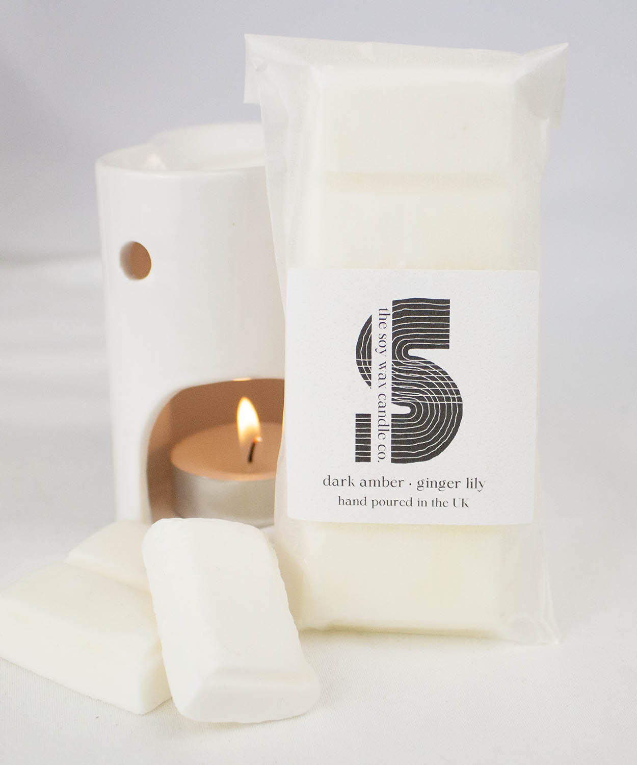 Luxury vegan soy wax melts with long-lasting fragrance, hand-poured in the UK for eco-friendly home scenting.