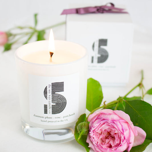 Damson Plum, Rose & Patchouli
Hand poured in the UK by The Soy Wax Candle Company, 20cl soy wax candle in white gloss jar with damson plum, rose & patchouli fragrance, rich floral home fragrance candle gift